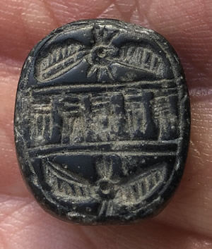 700 BC Seal in Black Hued Stone with 2 Two-Winged Sun Disc Inscribed Image