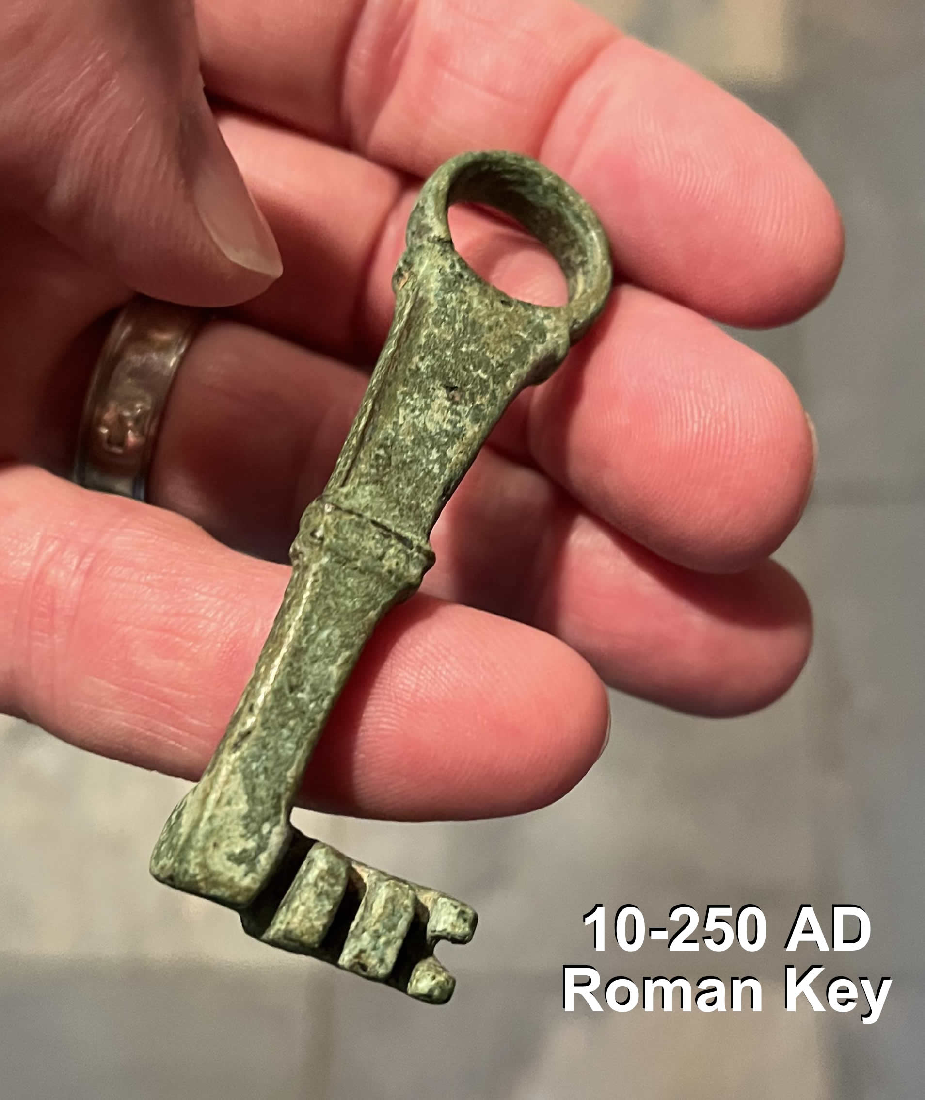 1 250 AD Roman Key four tooth mechanism cast tin lead alloy 3 FULL